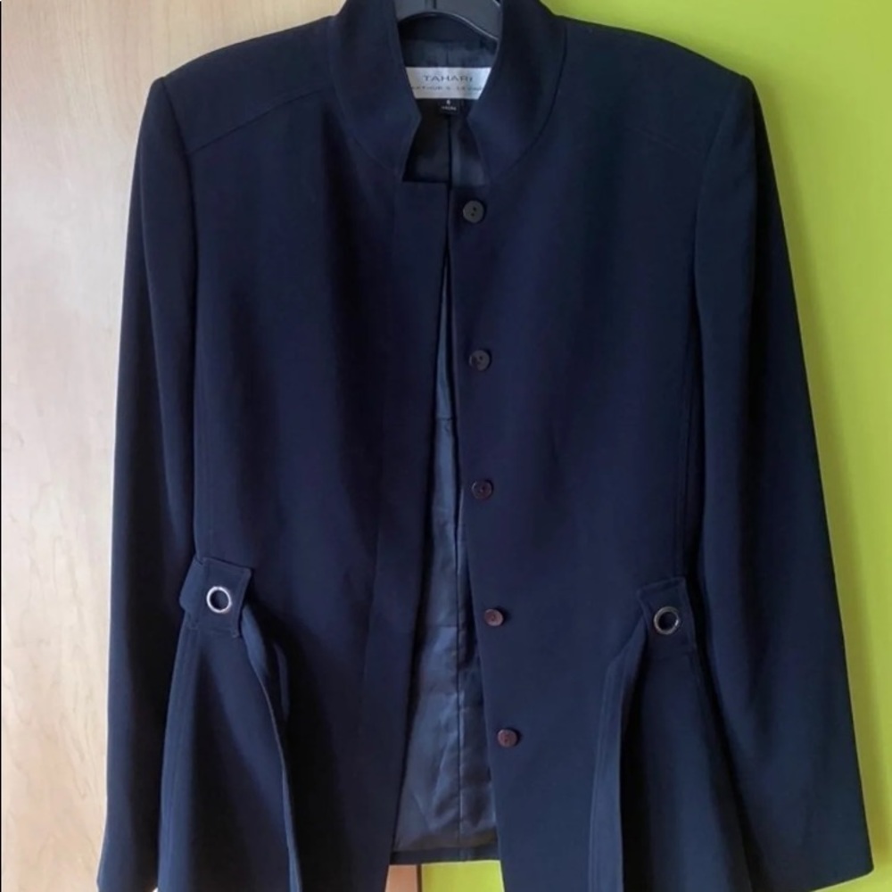 Tahari blazer